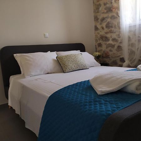 Fotini'S House II Apartman Ligurió Kültér fotó